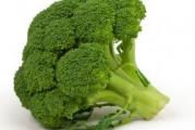 U DNU OVE STRANE SU SVI MOJI OGLASI - KUPOVINOM OD JEDNOG PRODAVCA USTEDECETE NA POSTARINI

Brokoli je jednogodišnja kupusnjača koja pripada grupi najkvalitenijeg povrća kod koga se za ishranu koristi nerazvijena zbijena cvast.
Brokoli je poznat po svom lekovitom dejstvu.Poznat je cistac organizma od otrova. Brokoli je bogat sa vitaminima i mineralima.U sebi sadrzi: fosfor, magnezijum, gvozdje, cink, kalcijum, kalijum, vitamine: C, B1,B2,B6,B9, A,E,K..Brocoli je takodje bogat vlaknima.


Seje se 4-6 nedelja pre presadjivanja u bastu. 


Prodaje se 20 semena